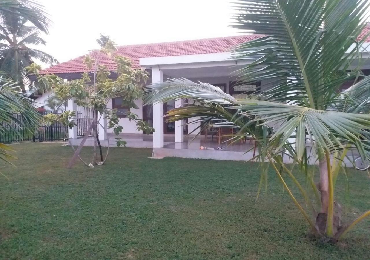 Negombo Holiday Home Luaran gambar