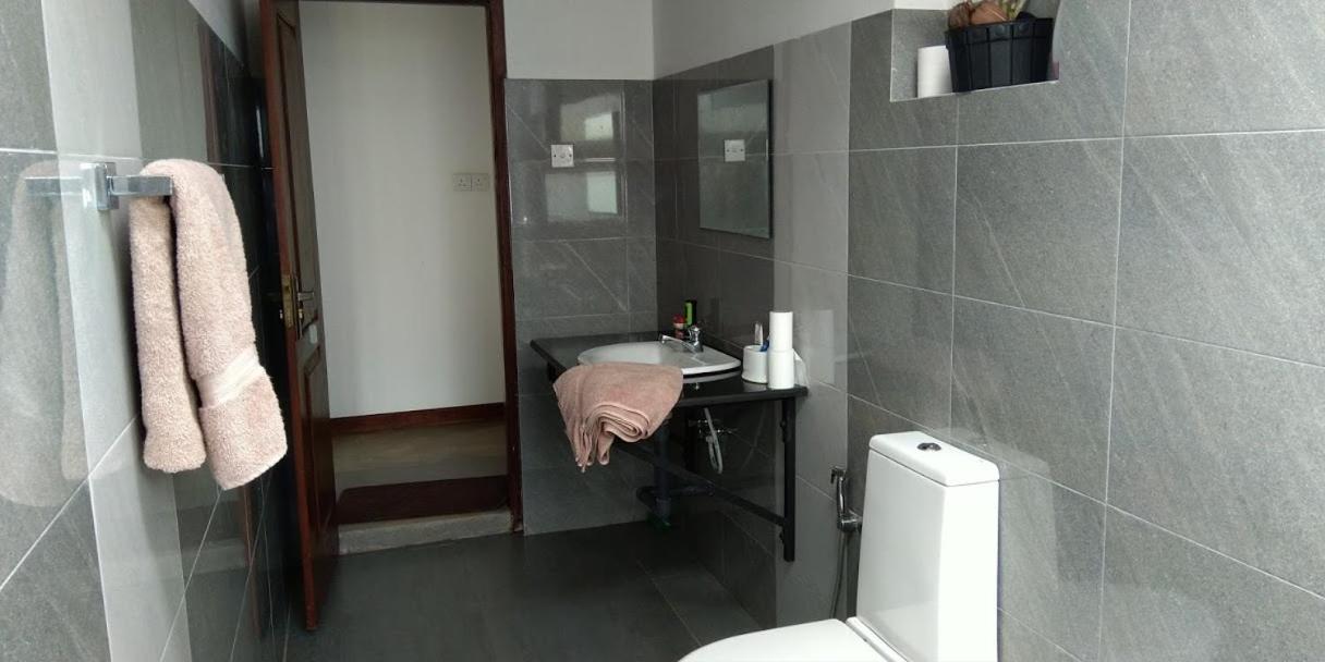 Negombo Holiday Home Luaran gambar