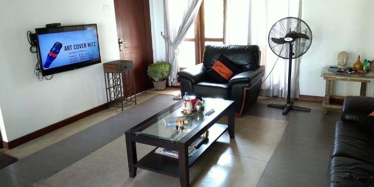 Negombo Holiday Home Luaran gambar